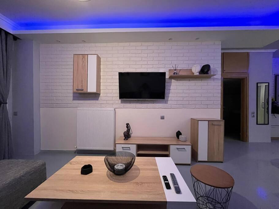 Vip Apt. Pezodromos Kalamarias Tesalonika Bagian luar foto
